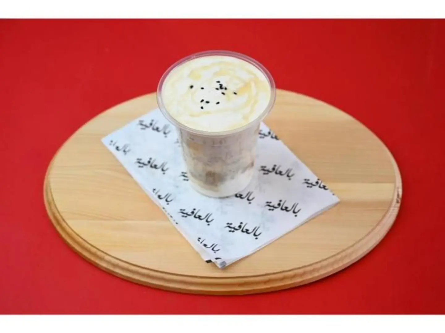 كوب معصوب قشطة وحليب