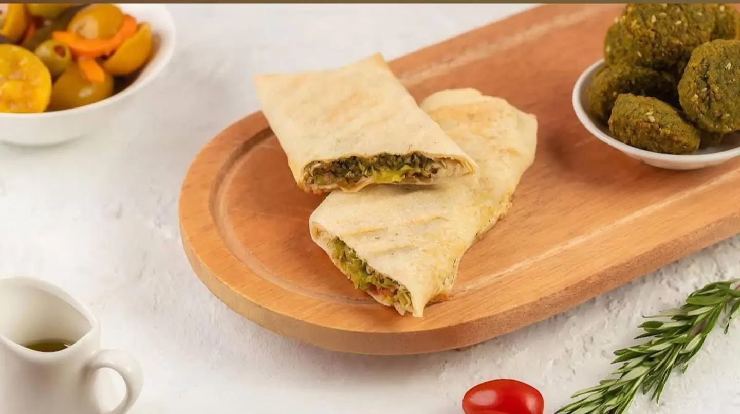 ساندوتش فلافل خبز صاج