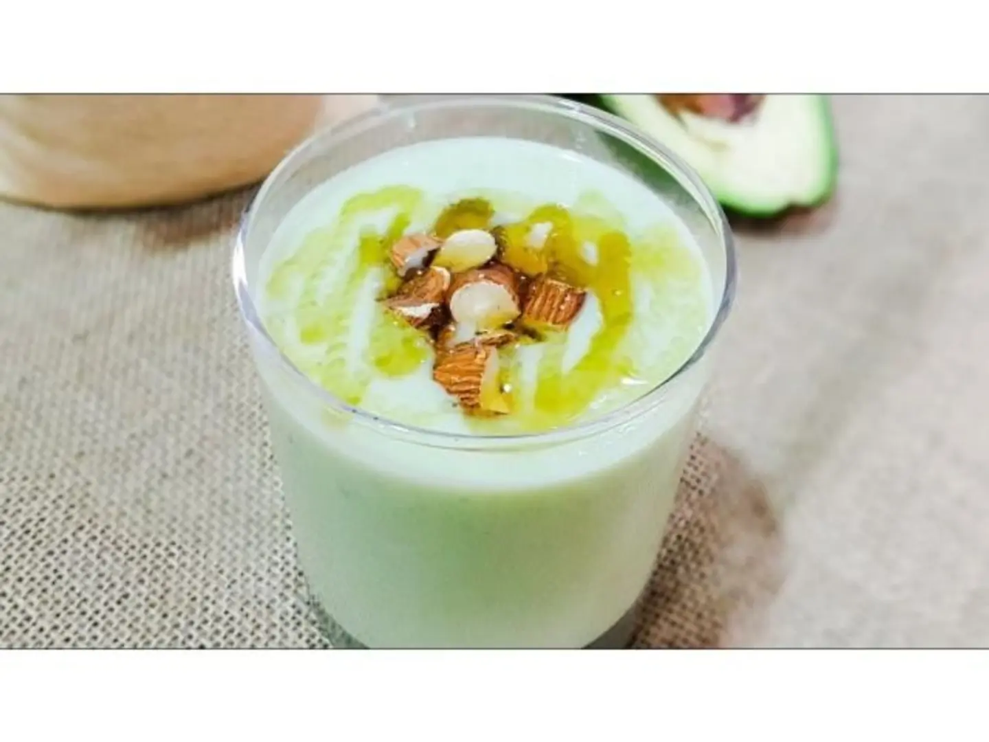 افوكادو عسل بالحليب