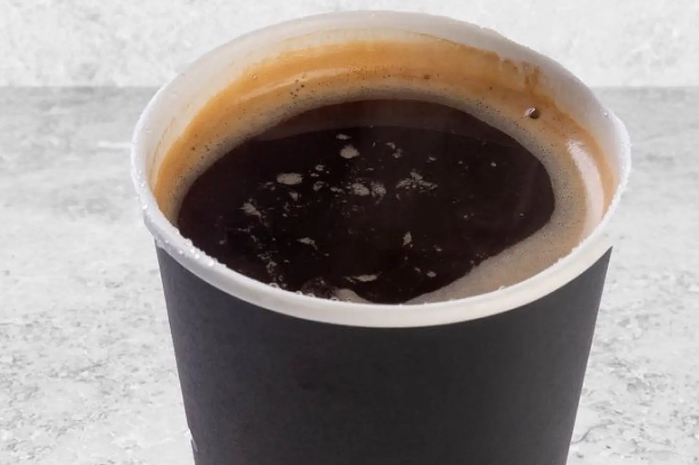 دلة قهوة سوداء