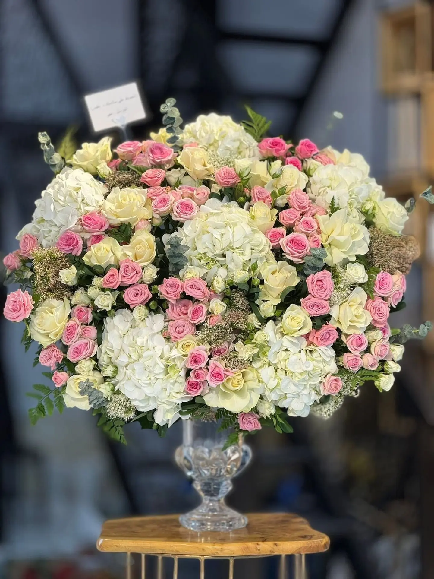 Luxurious And Grand Floral Arrangement