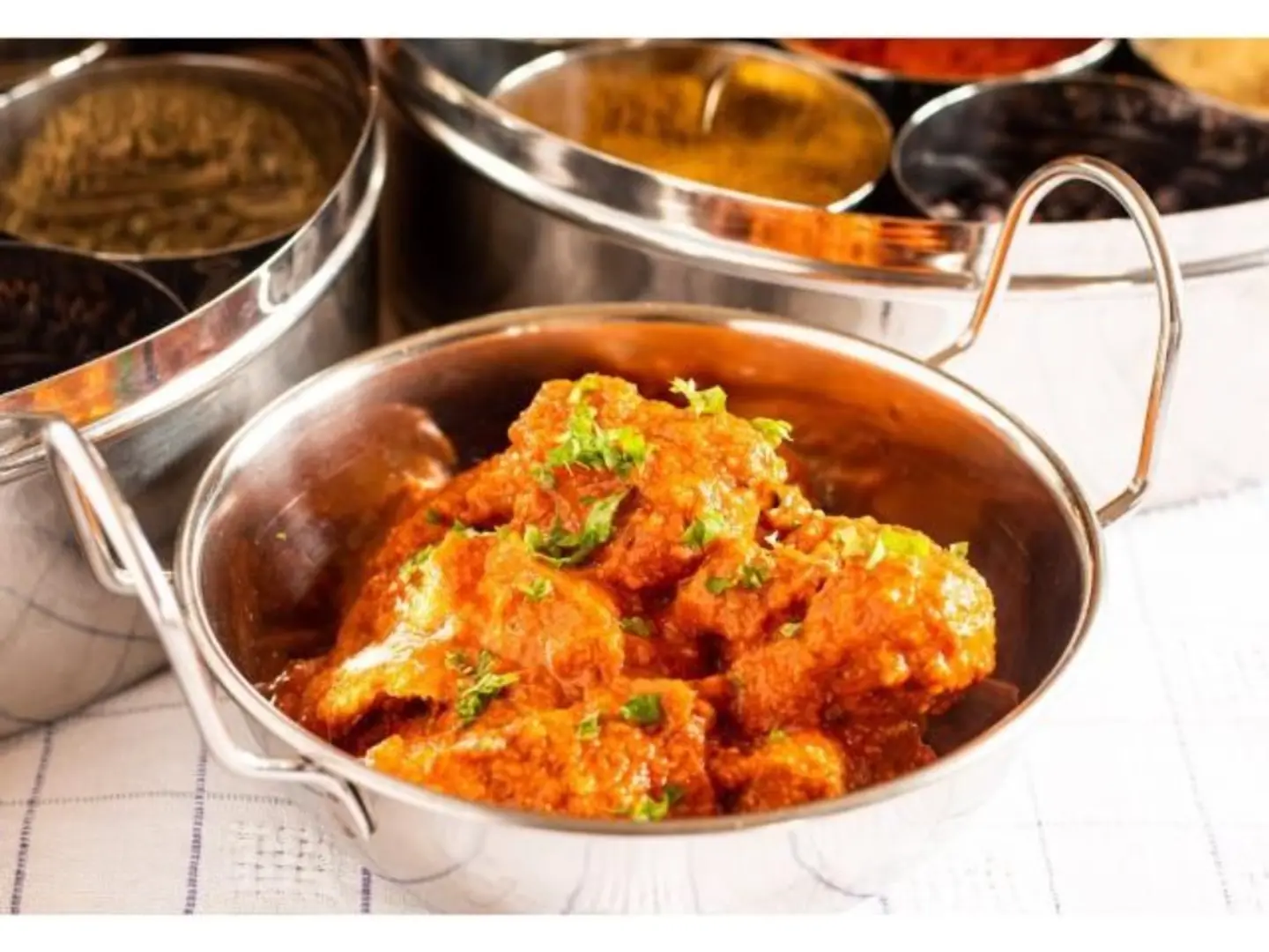 دجاج مسالا عضم