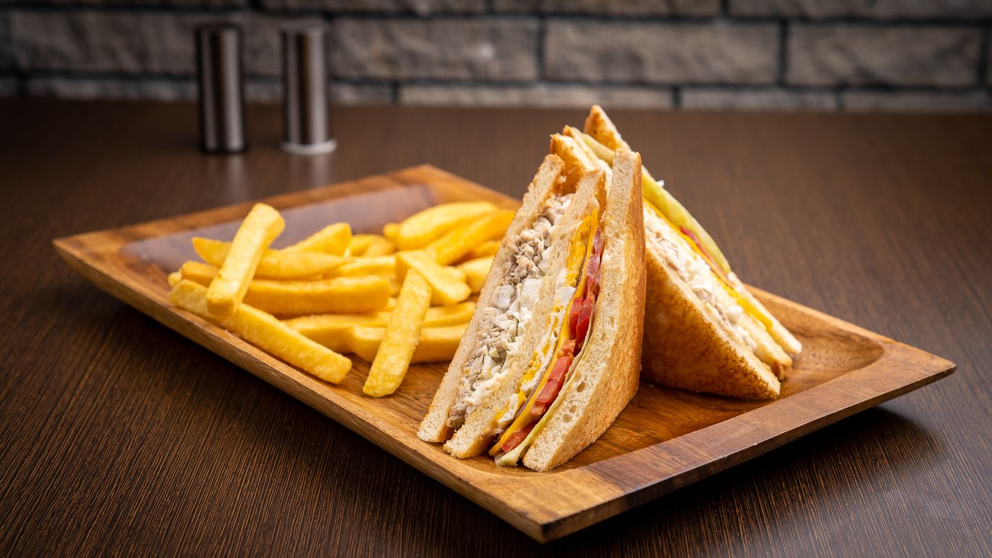 Club Sandwich With Chees