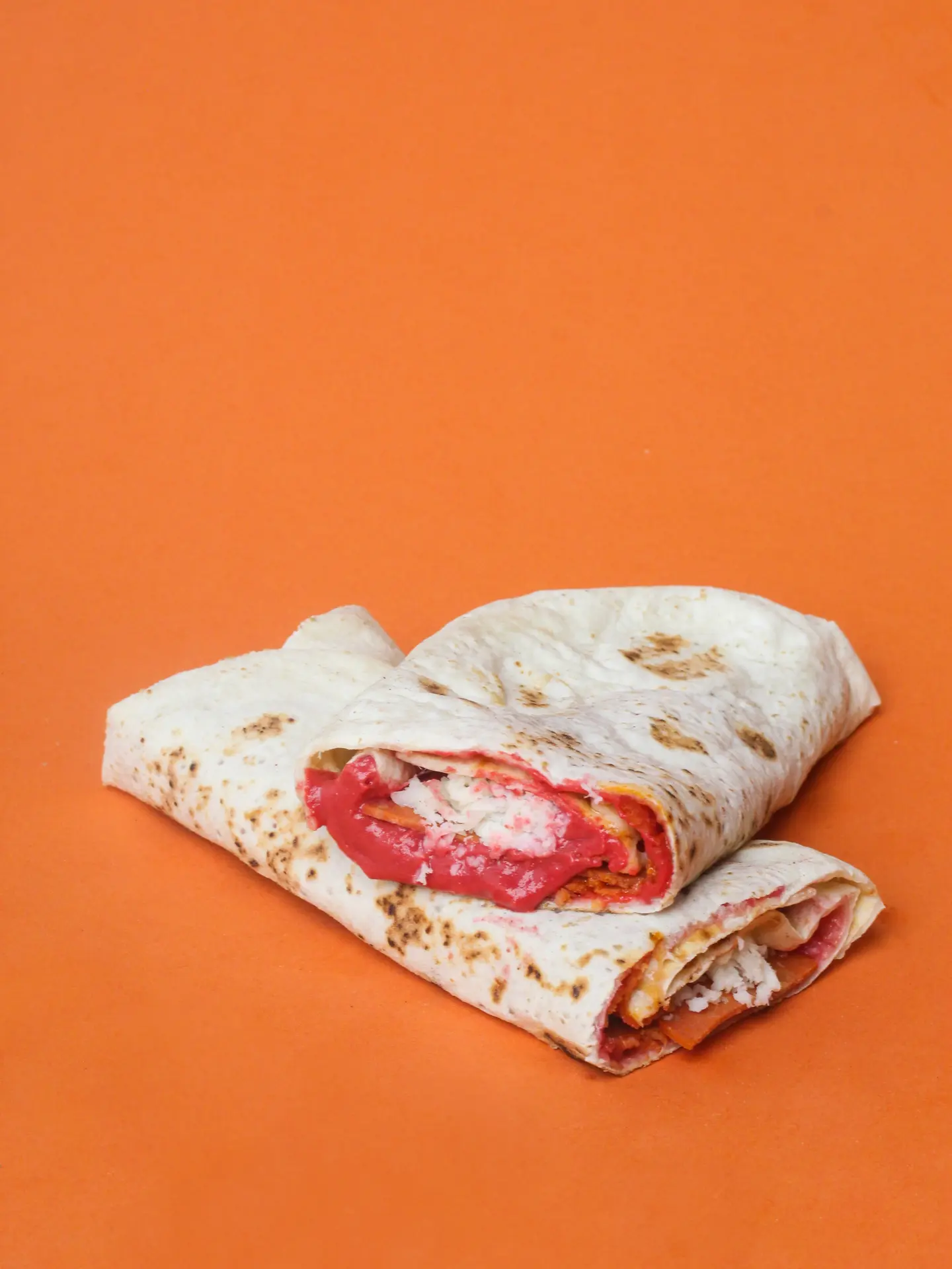 بيبروني بالشمندر رول