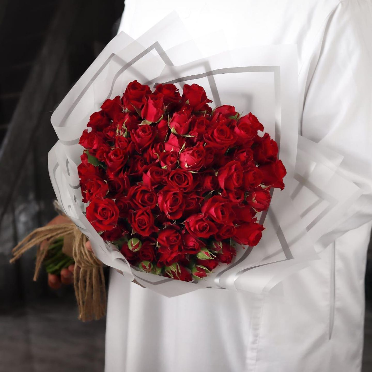 باقة وردة حمراء صغيرة