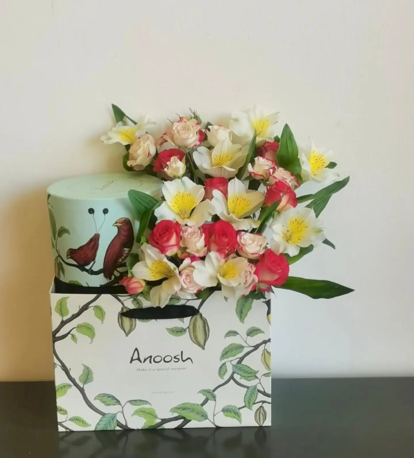 Anoush Chocolates Arranged With Roses