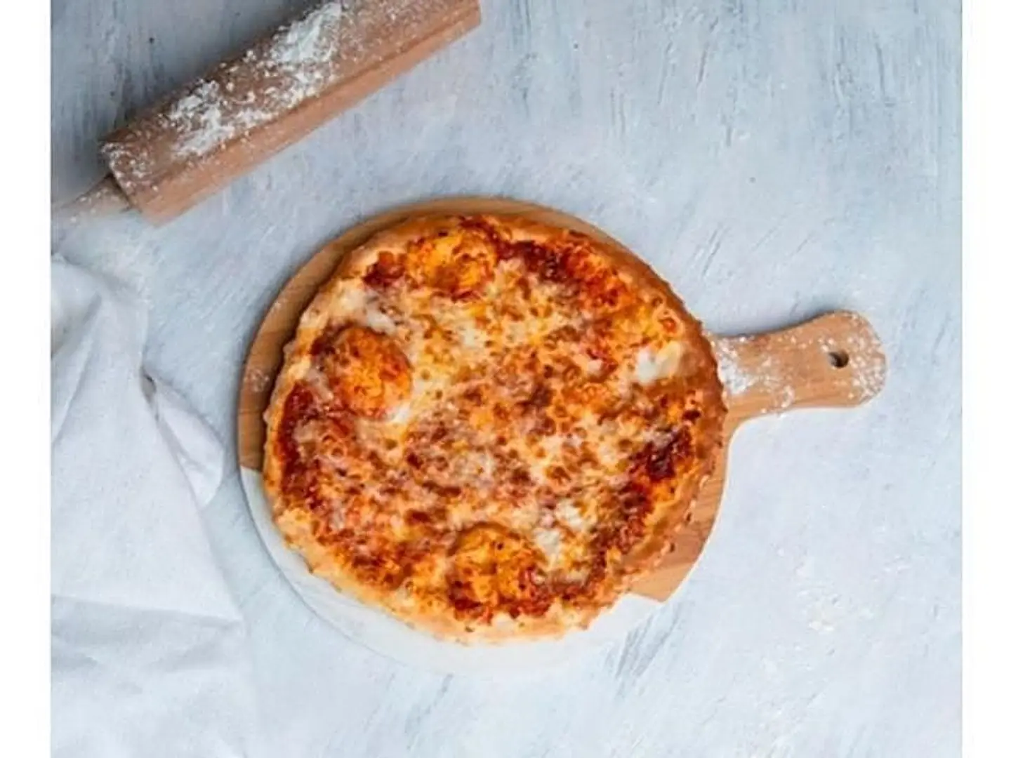 مناقيش محمرة بالجبنة