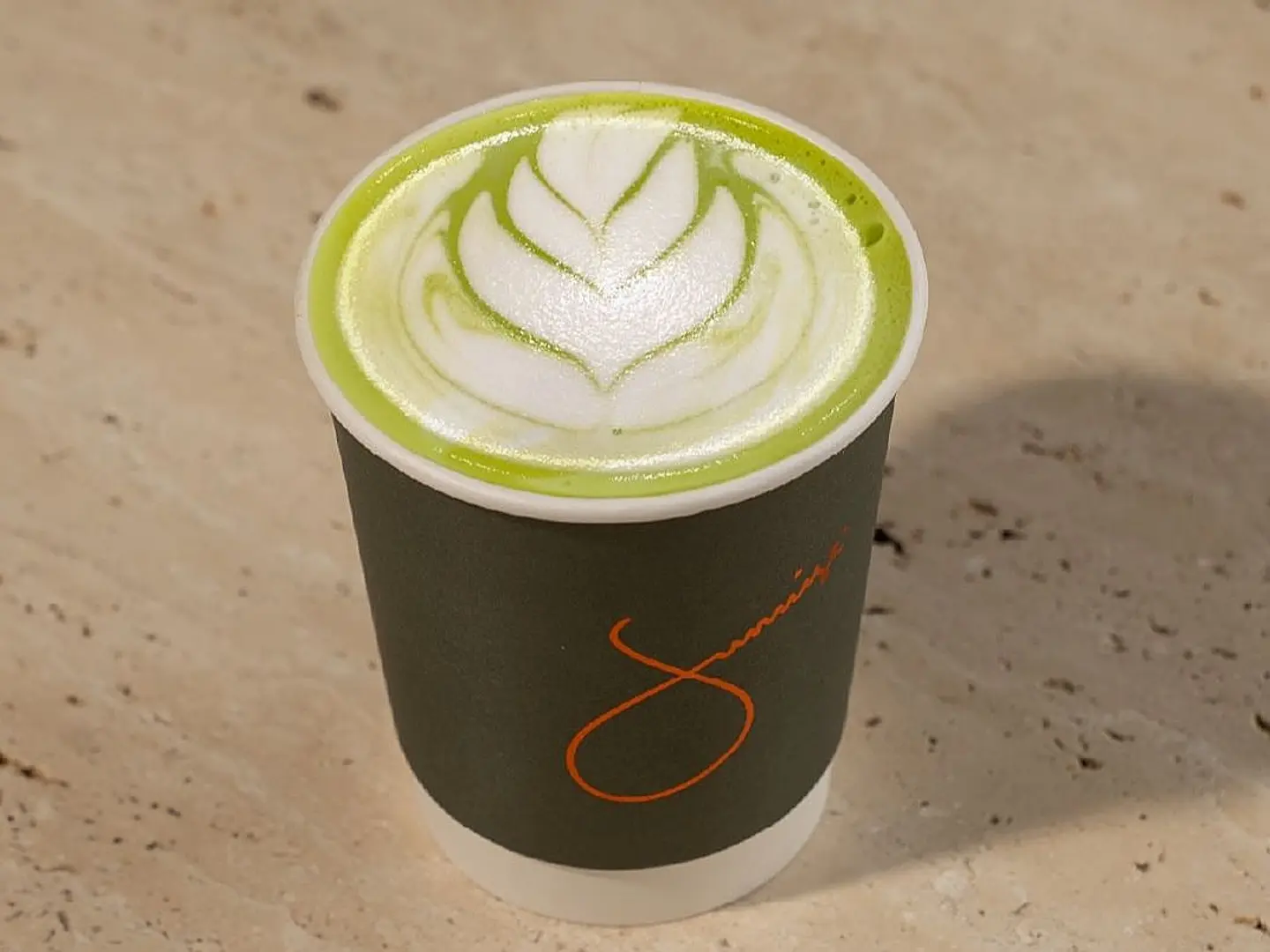 ماتشا لاتيه حار