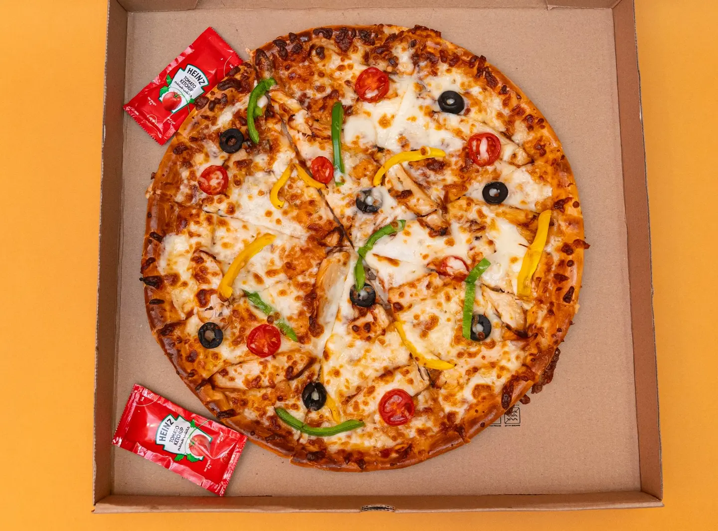 بيتزا دجاج فاهيتا