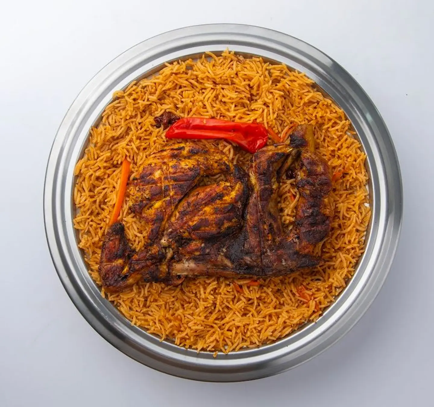 نص حبة دجاج على الفحم