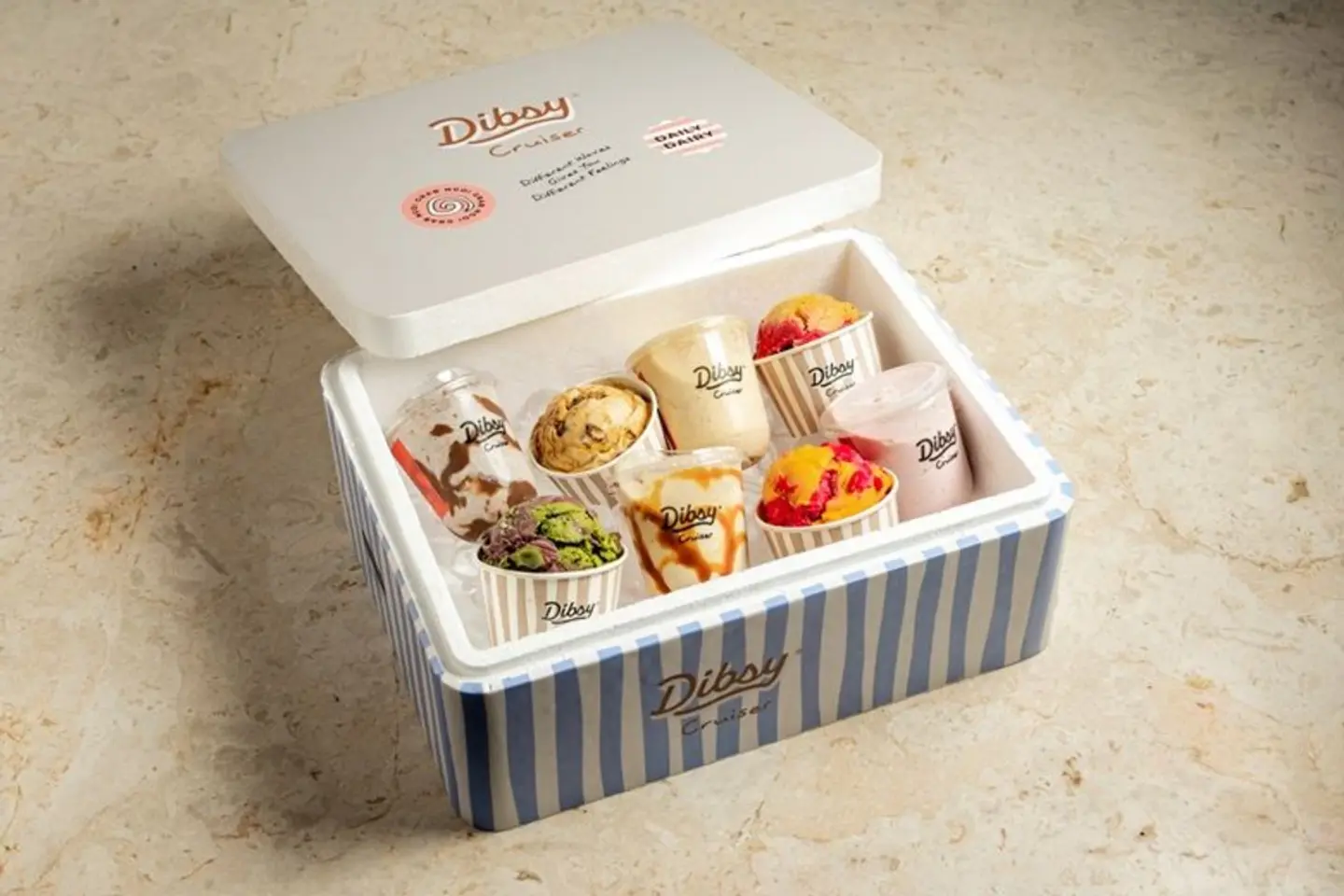 نص ايس كريم صغير مع نصف ميلك شيك