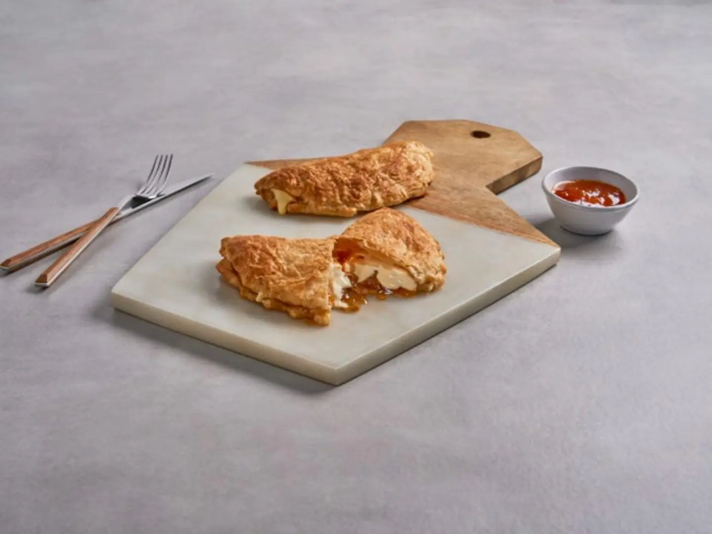 فطيرة جبن شيدر مع عسل