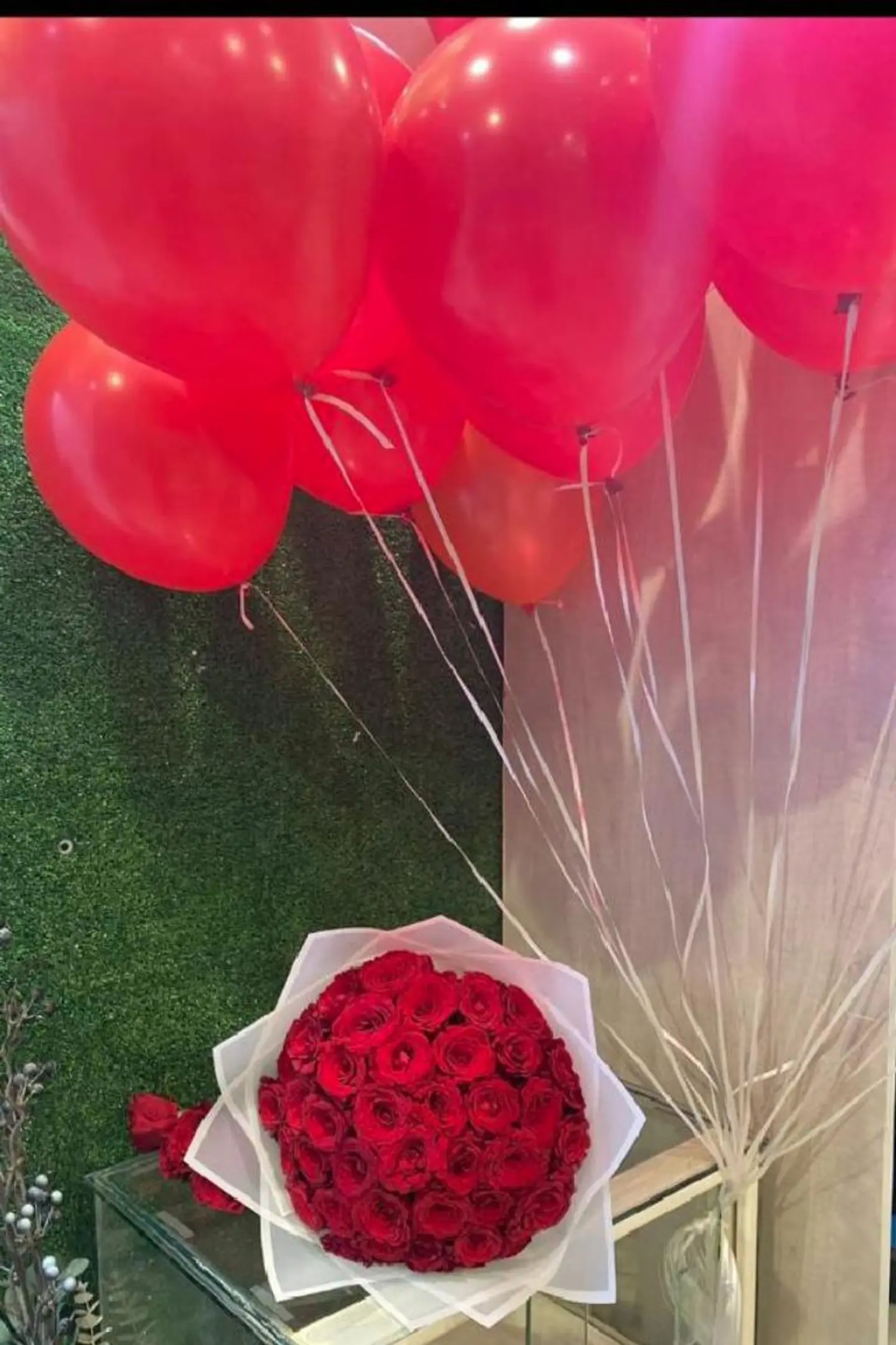 باكج باقة جوري وبالون