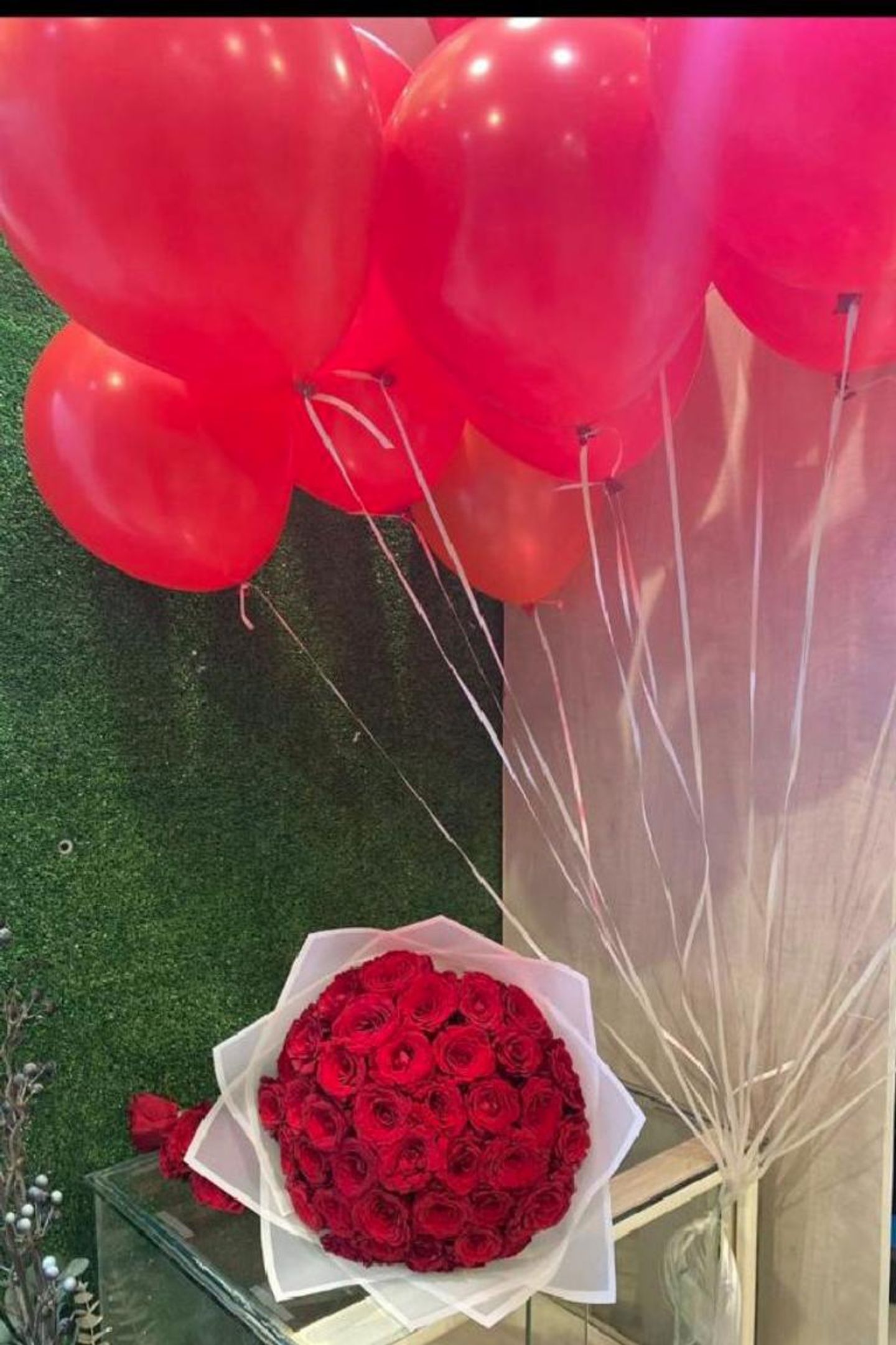 Jouri Bouquet And Balloon