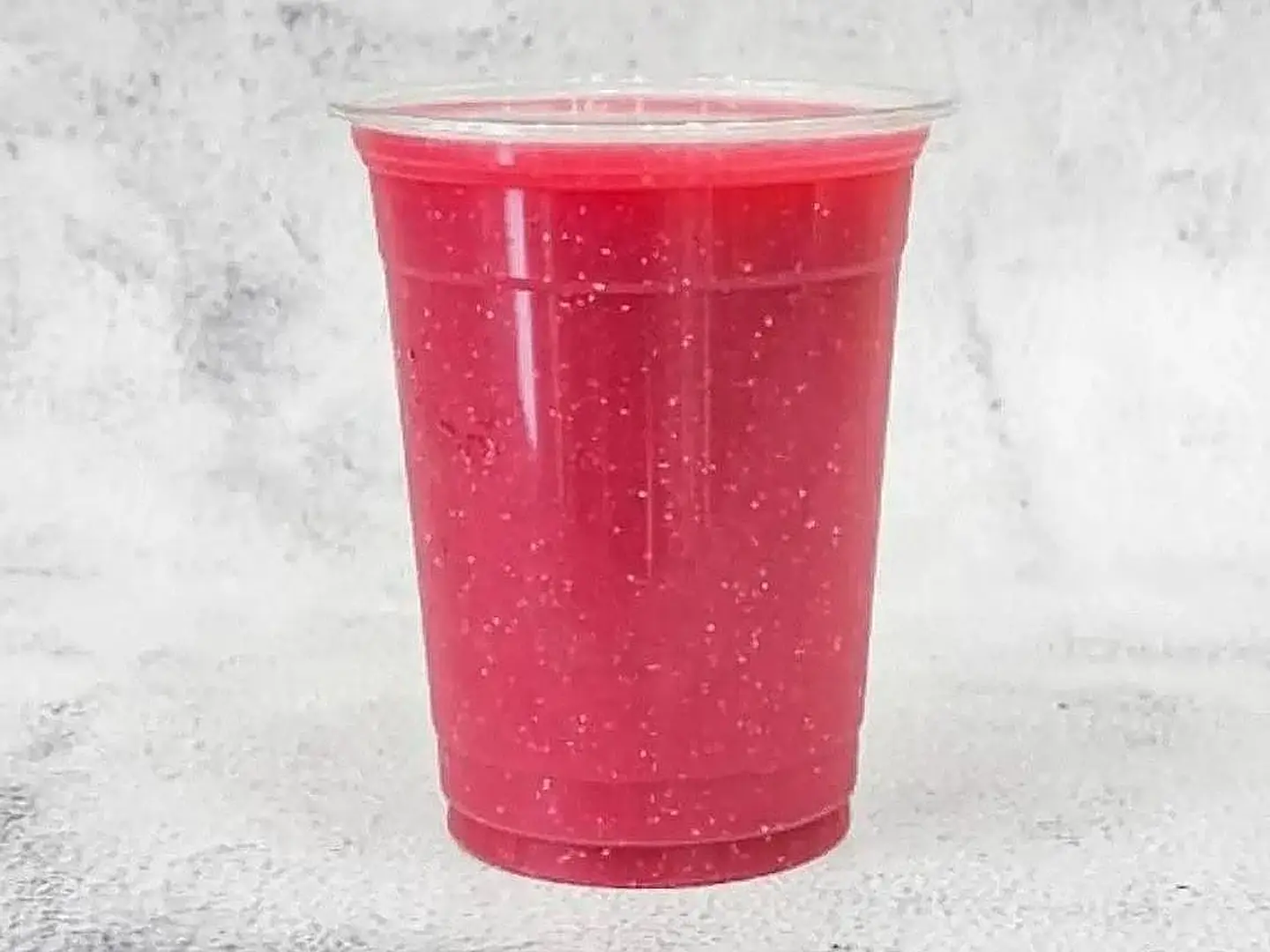 عصير رمان كبير طبيعي وطازج