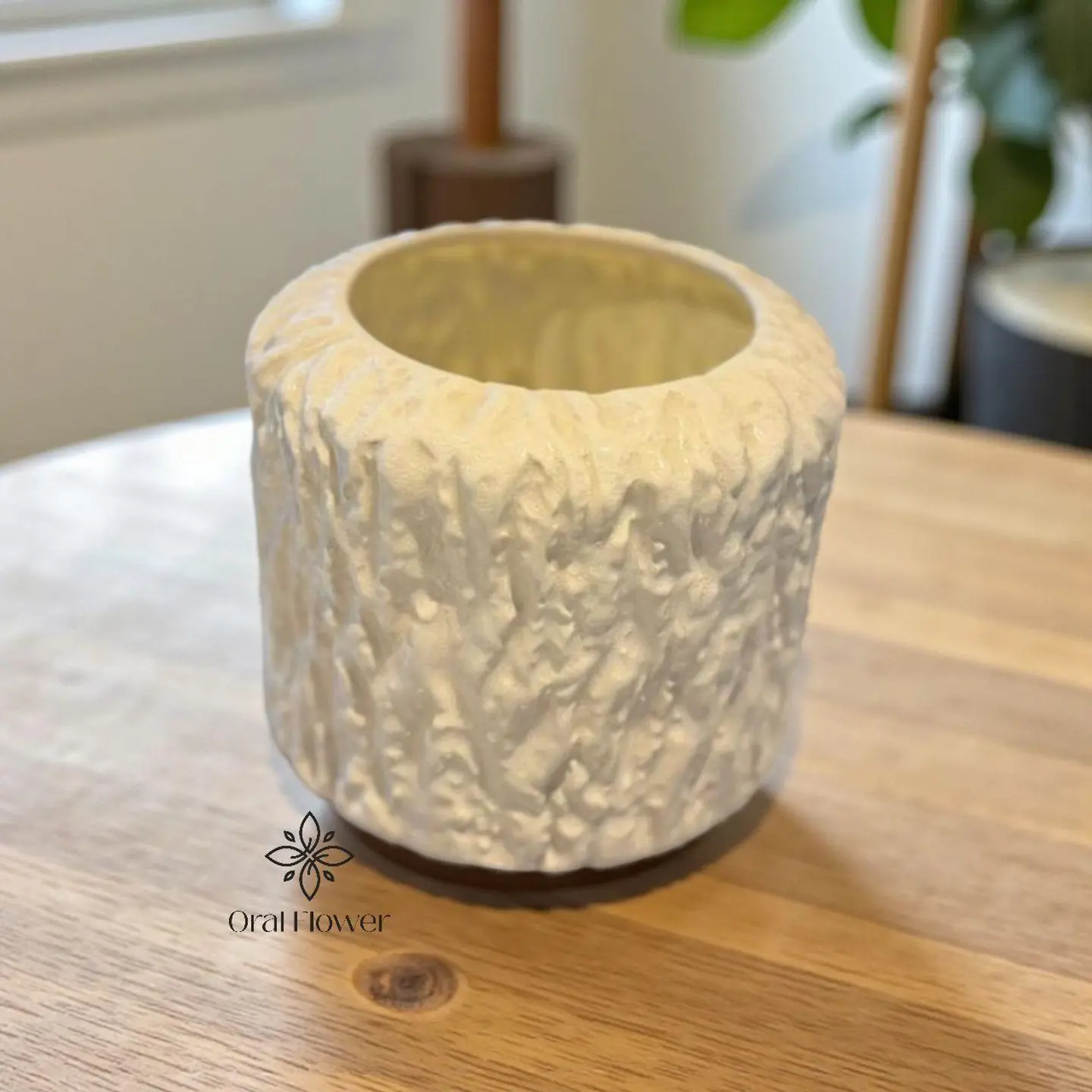 فازة سراميك ابيض وسط