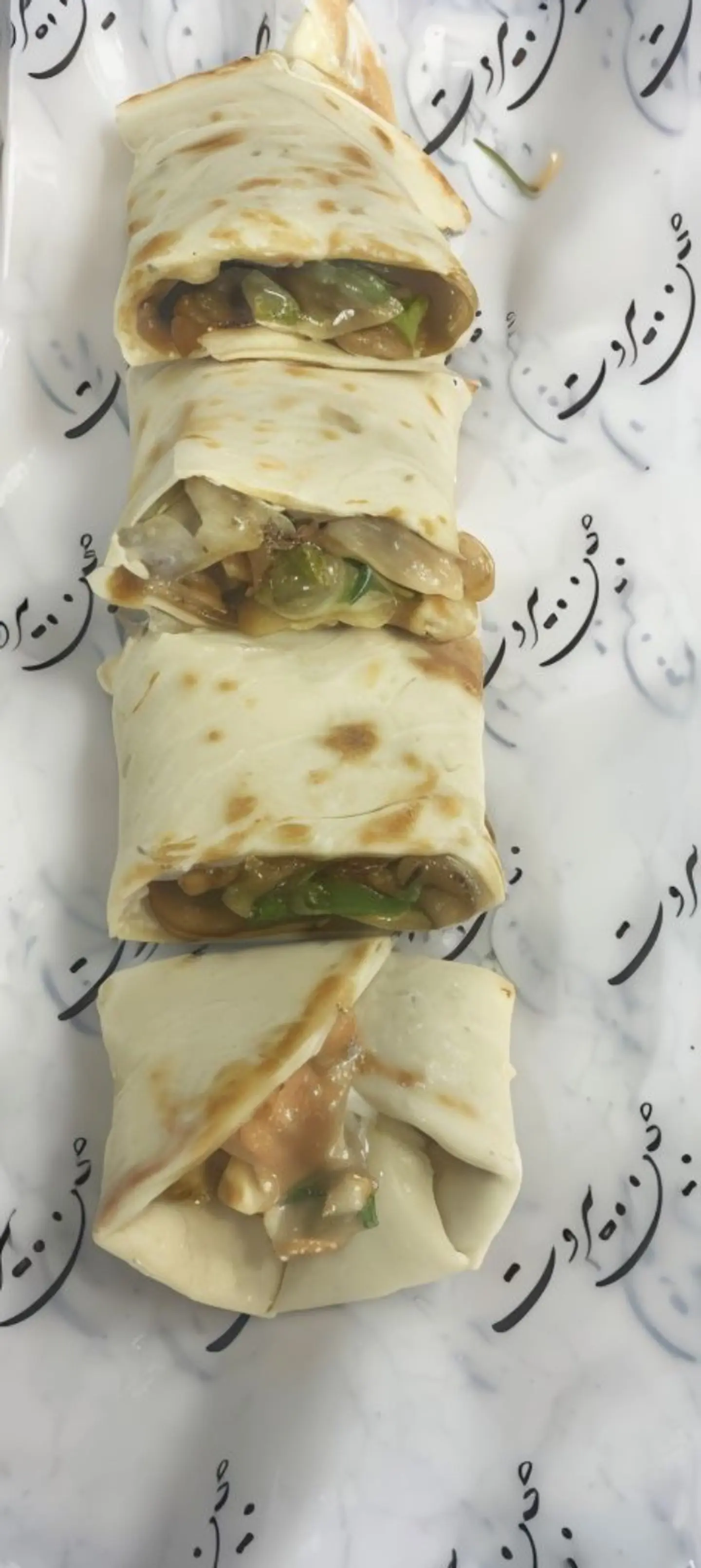 فاهيتا دجاج على عجين