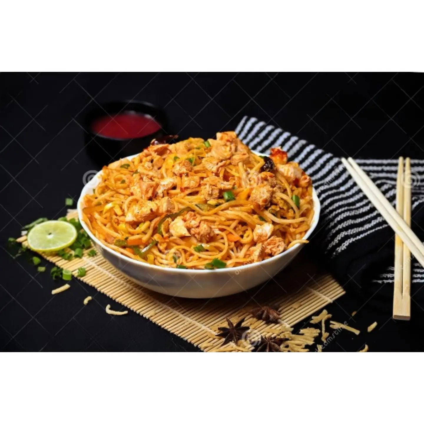 مكرونة بالدجاج والشيزوان