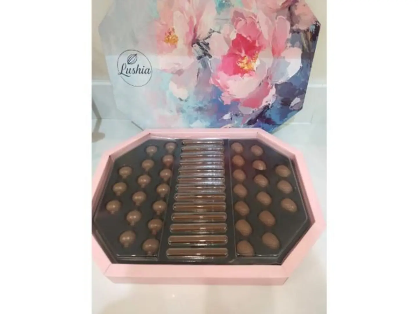 Lushi Chocolate Box