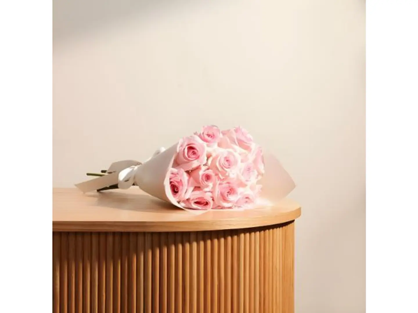 باقة ورد 12 وردة وردي