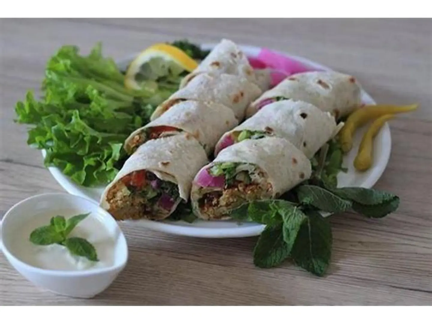 4 Piece Fried Sliced ​​Falafel Saj Box