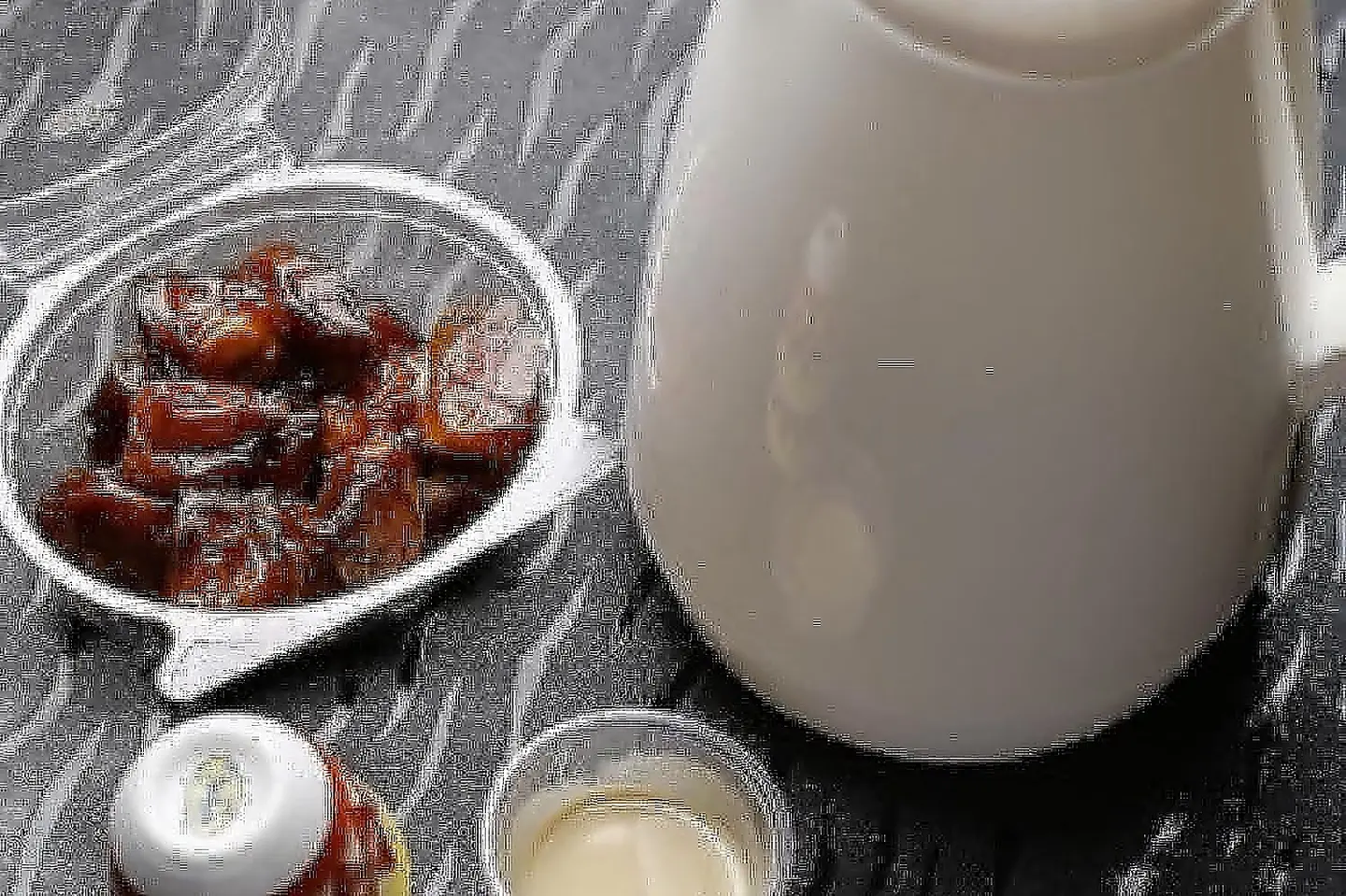 ثلاجة قهوة سعودية و تمر وطحينة