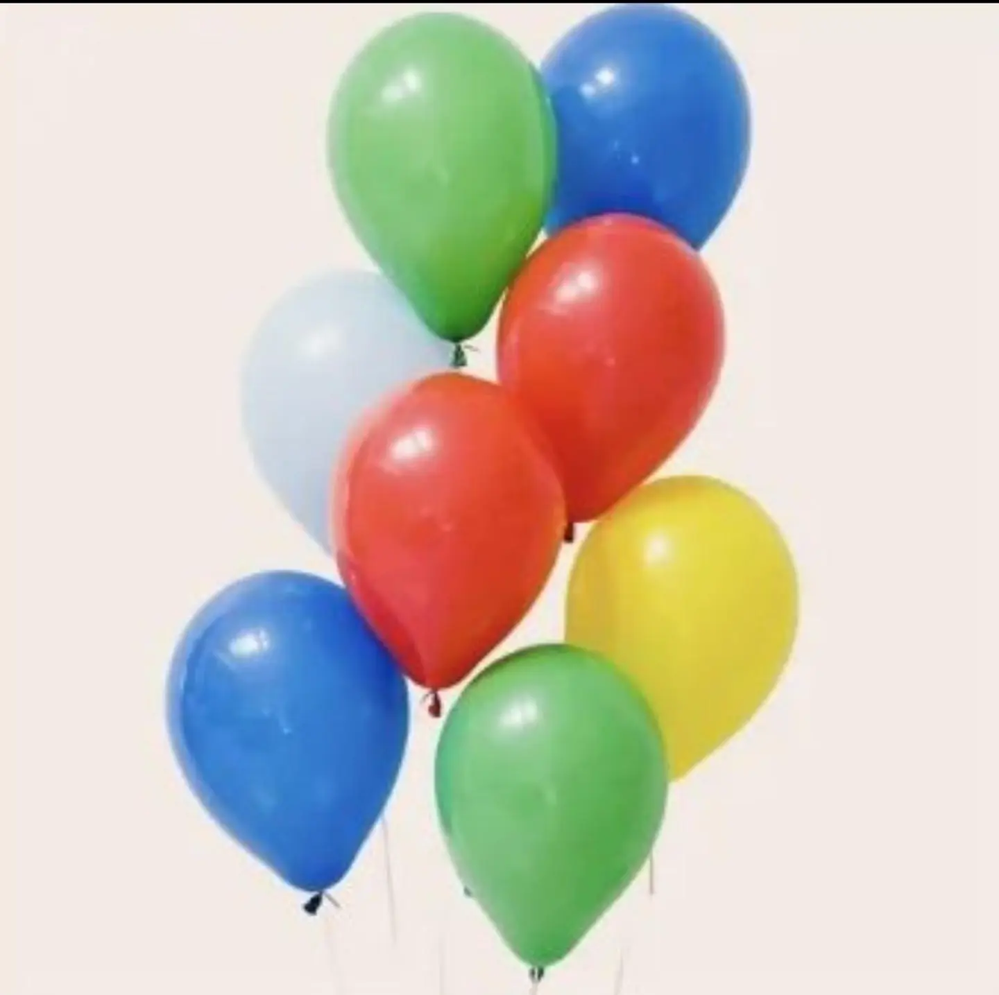 مجموعة ٨ بالونات ملون ببساطة