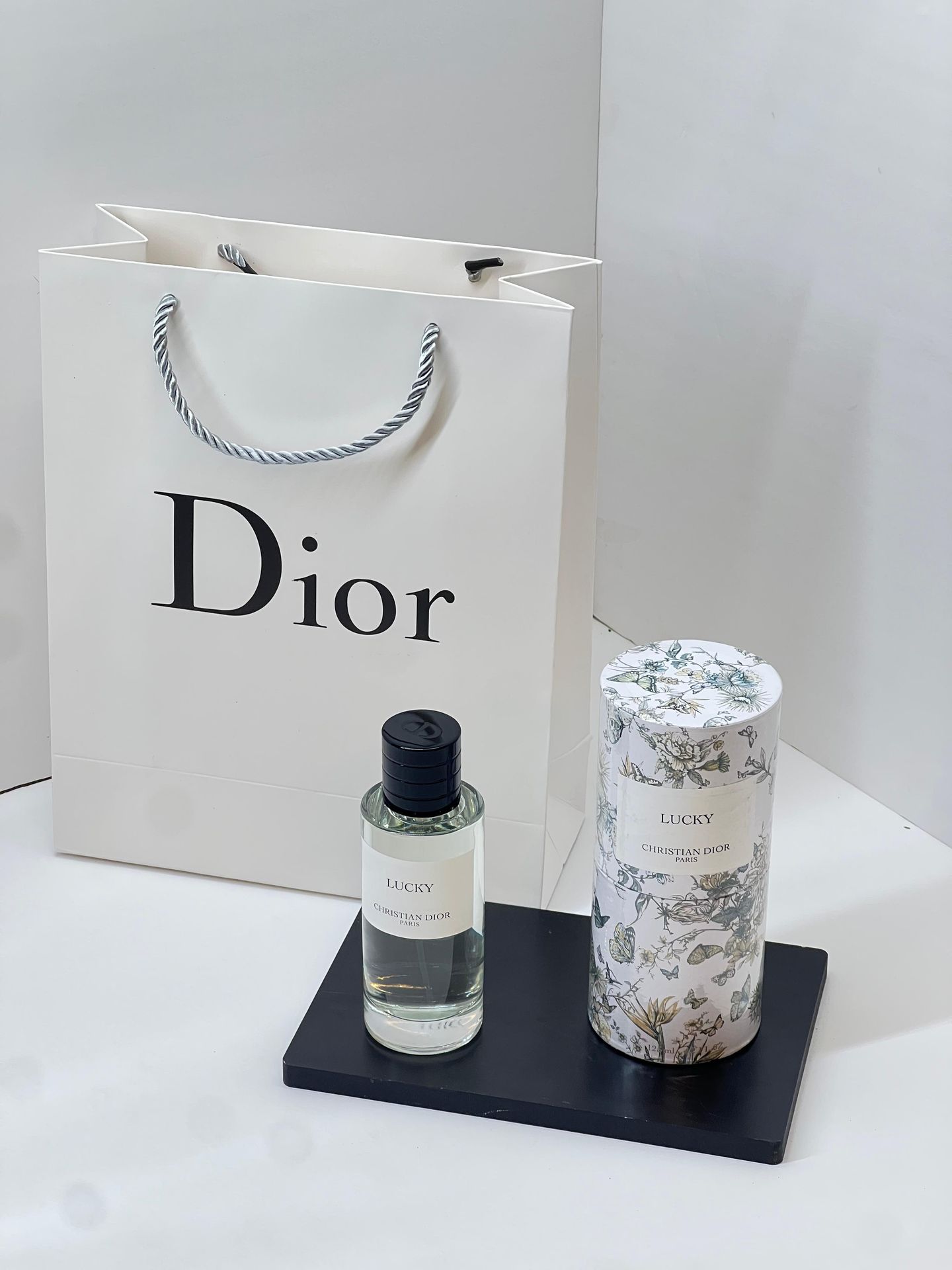عطر لوكي