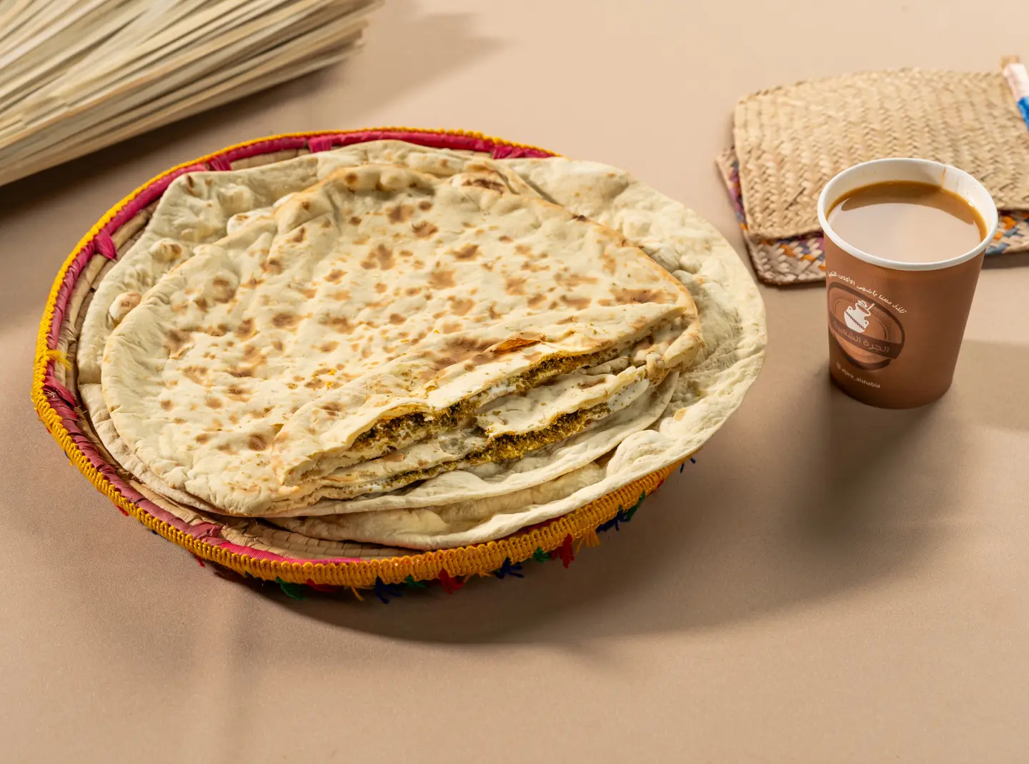 جبن مع زعتر