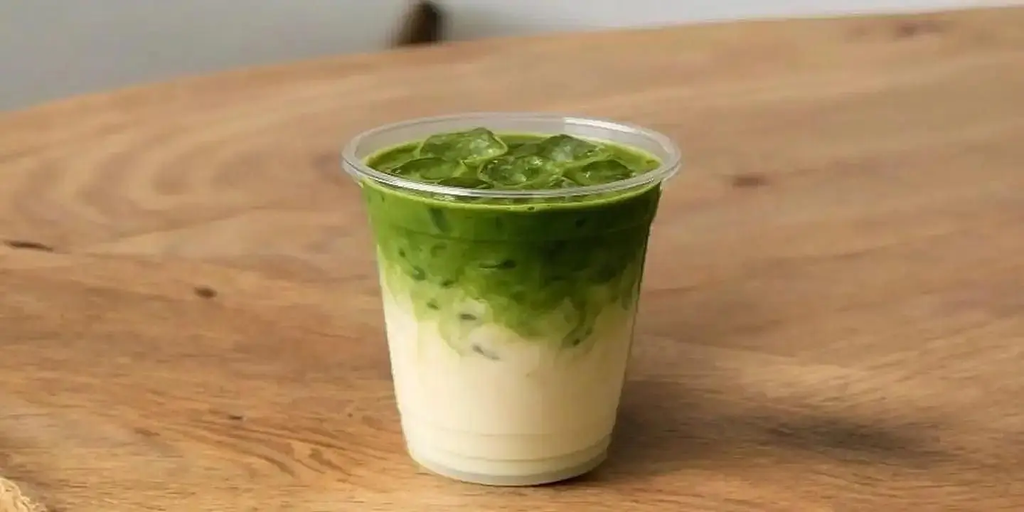 لاتيه الفستق المثلج