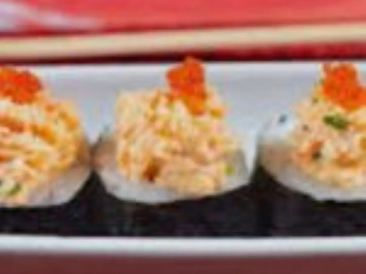 Spicy Salmon Roll (8pcs)