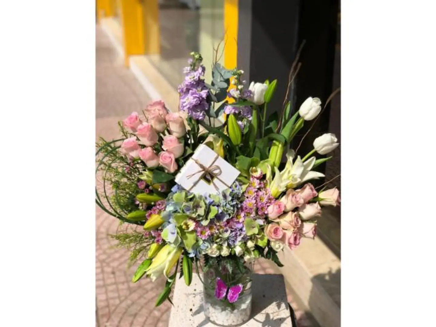 Flower Vase With Chocolate
