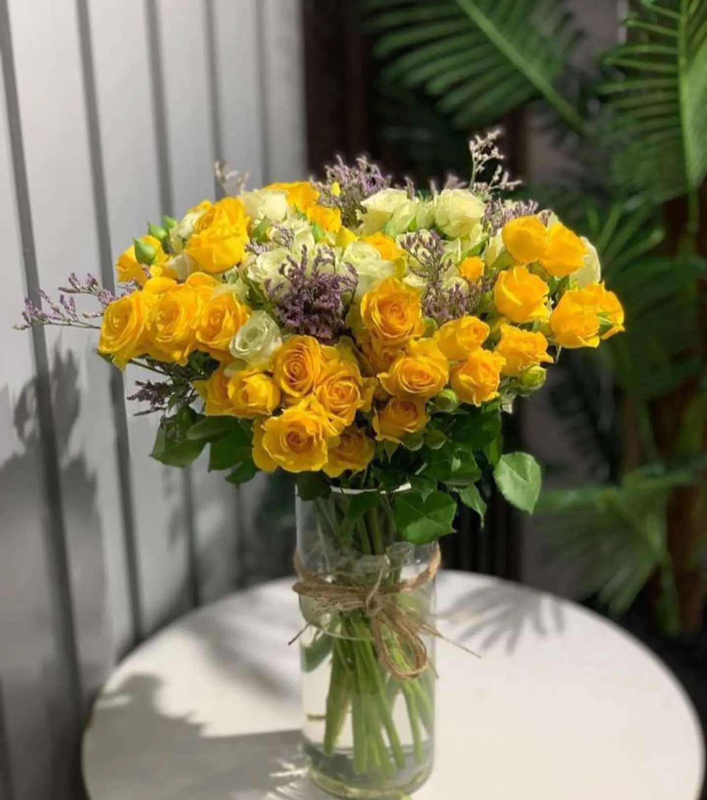 فازه الاصفر مع الابيض