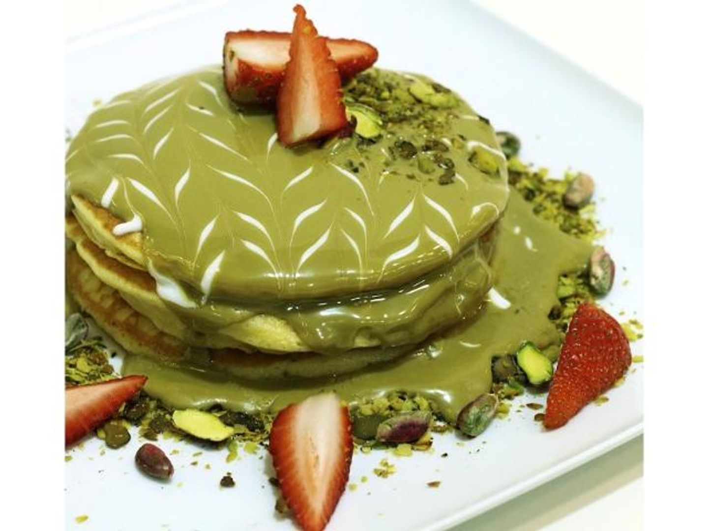 Mini Pancake Pistachio With Fruits