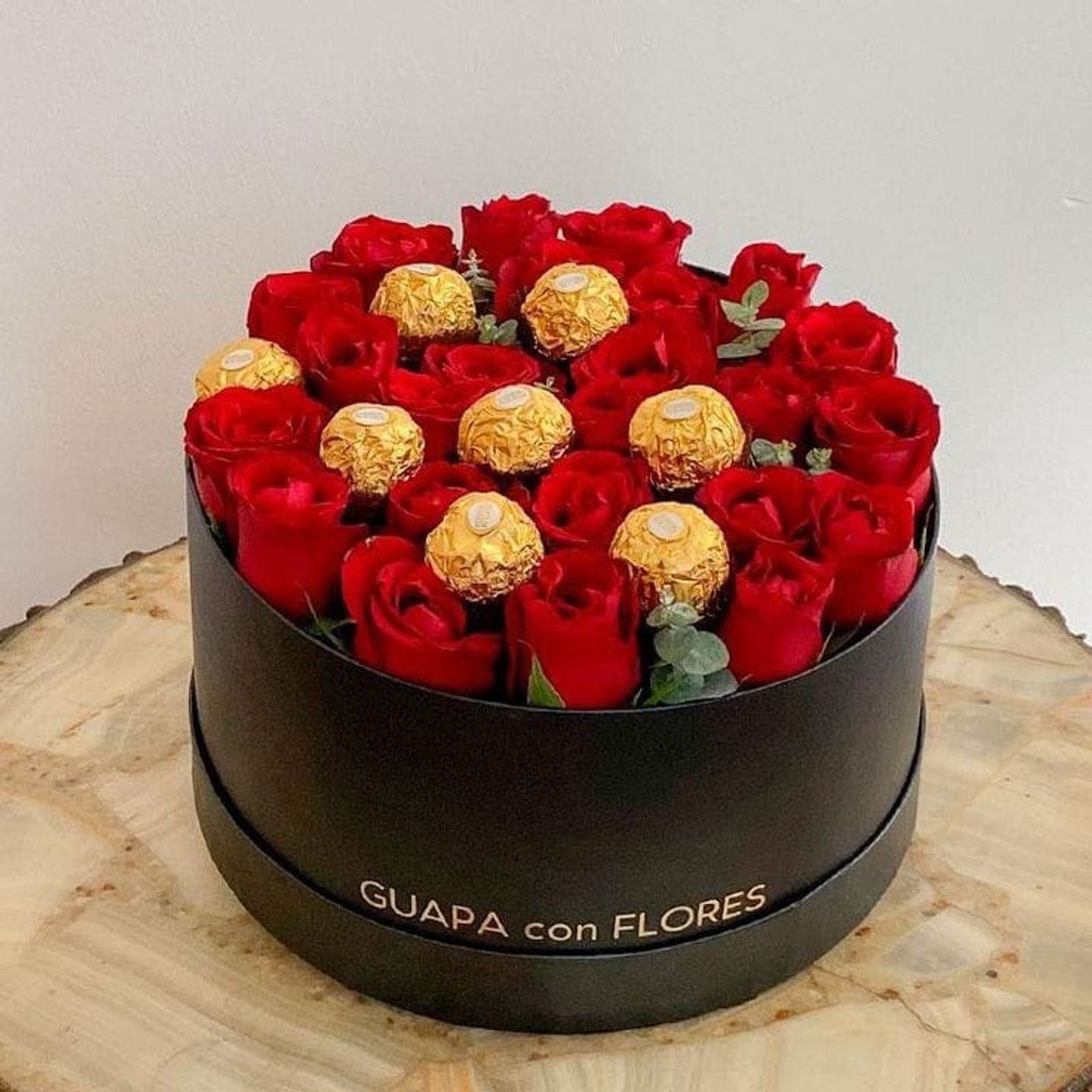 Red Jour Box With Chocolate 1