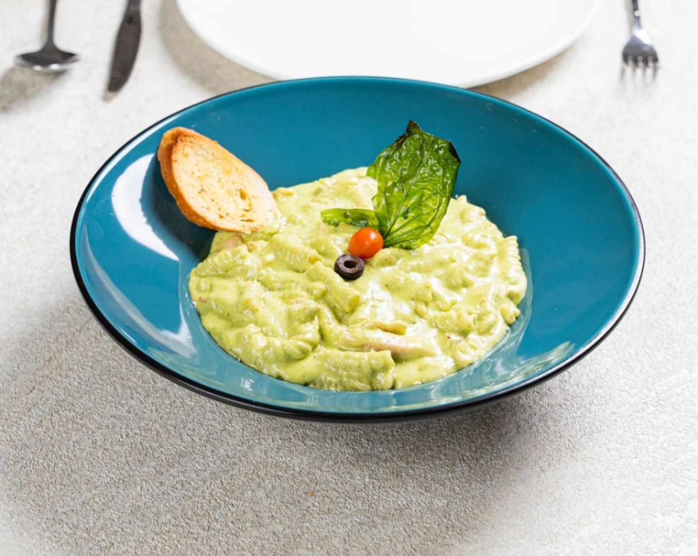 Pesto Creamy Chicken Pasta