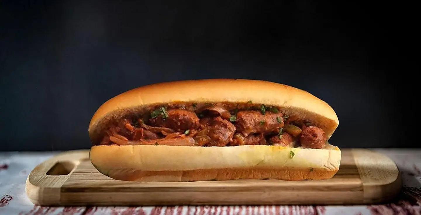 ساندوتش نقانق عادي