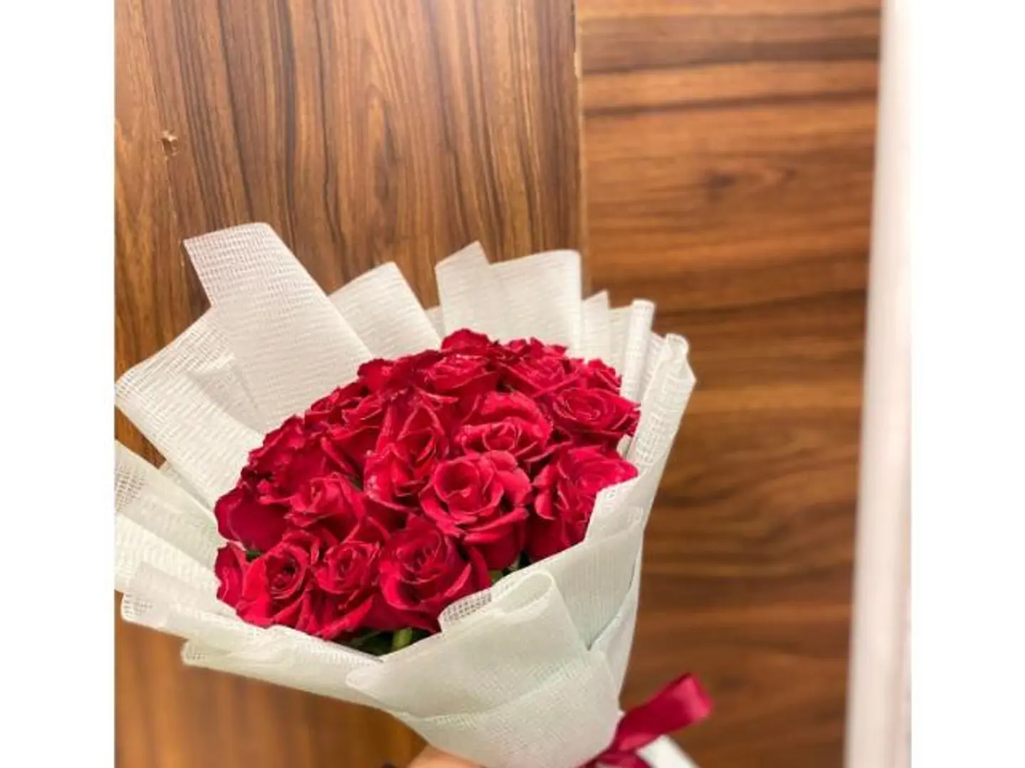 باقه وسط احمر