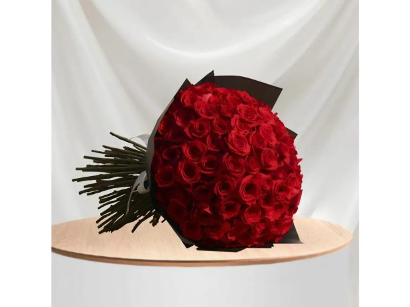 باقة 100 جوري حمراء متألقة