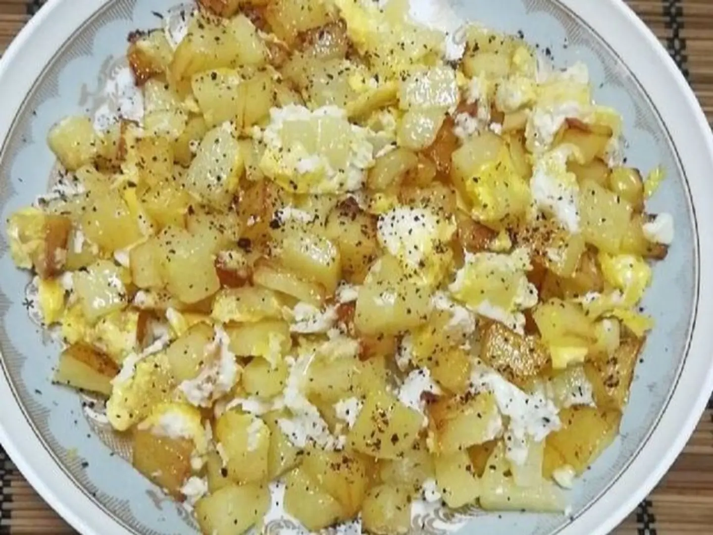 Fried Potatoes With Eggs