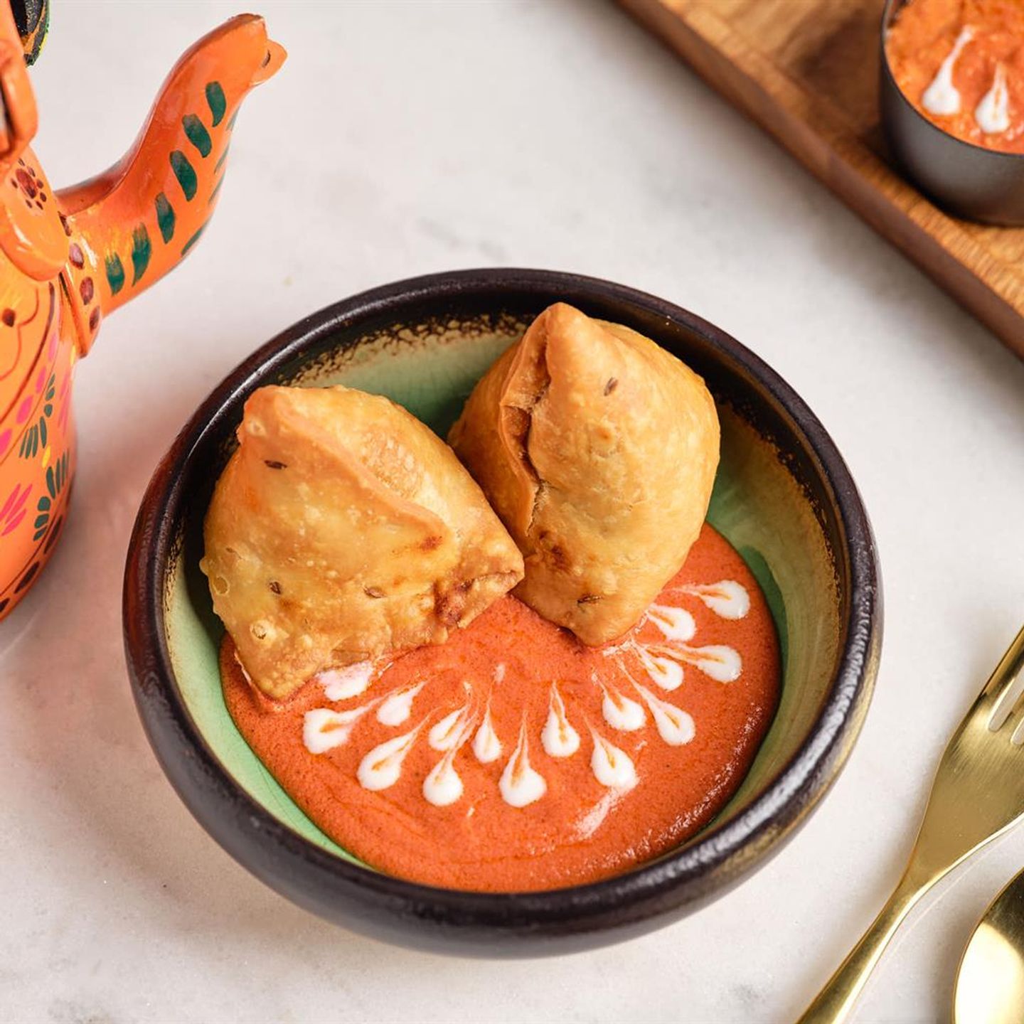 Samosa With Makhani Sauce