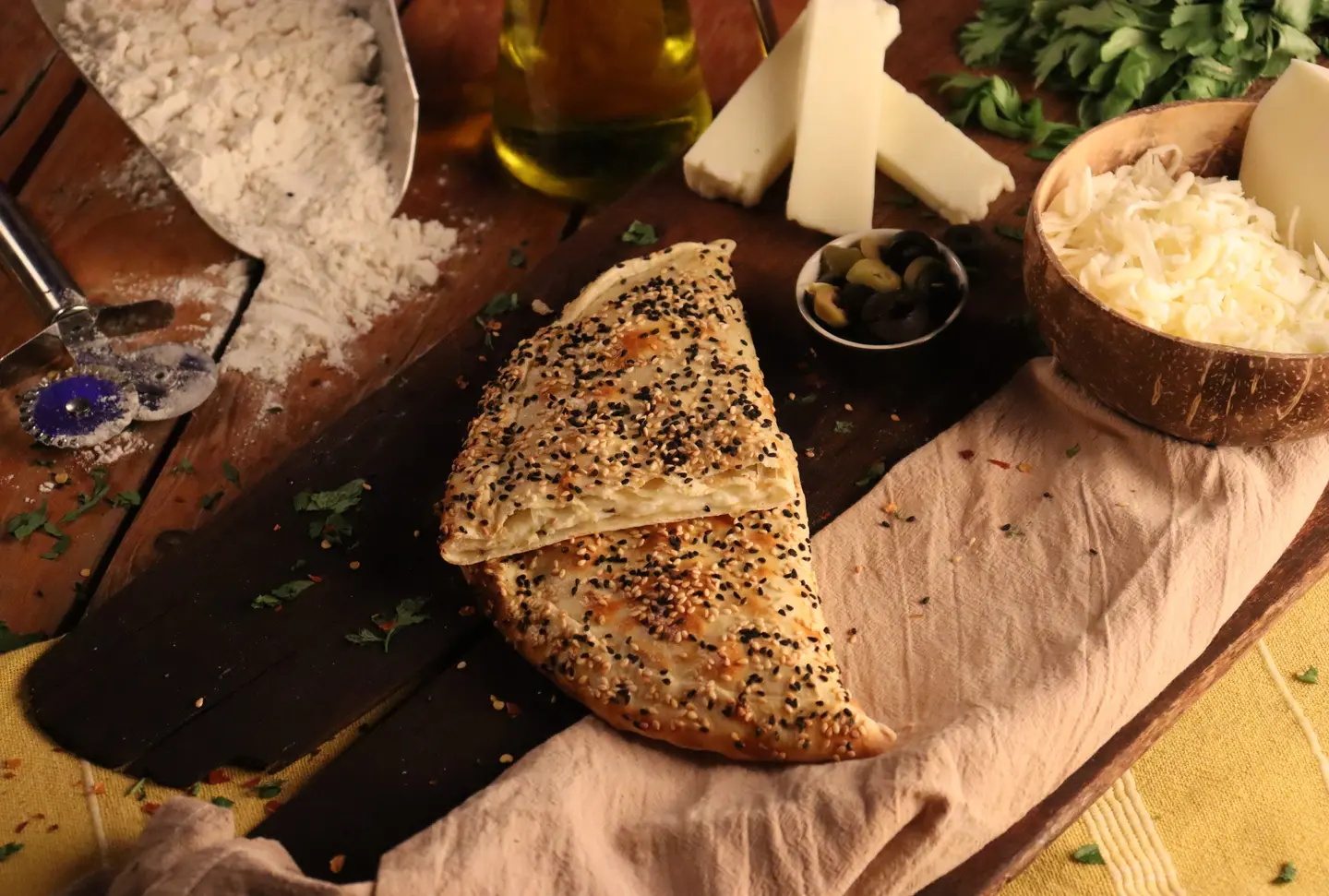كالزوني الجبنة بالزيتون