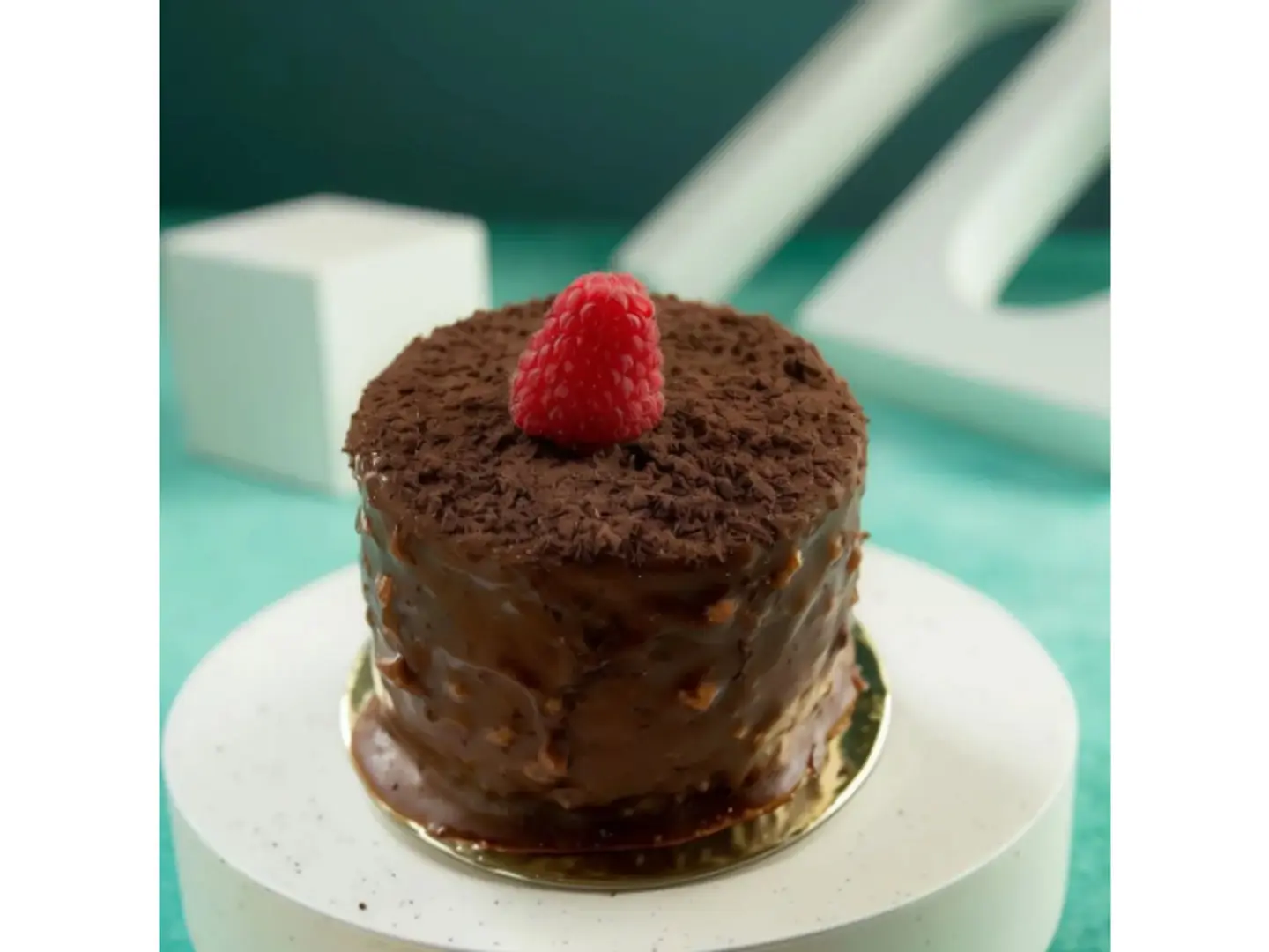 Chocolate And Berry Cake