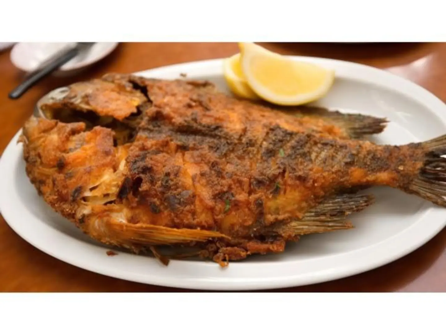 سمك مشوي بالطحينة