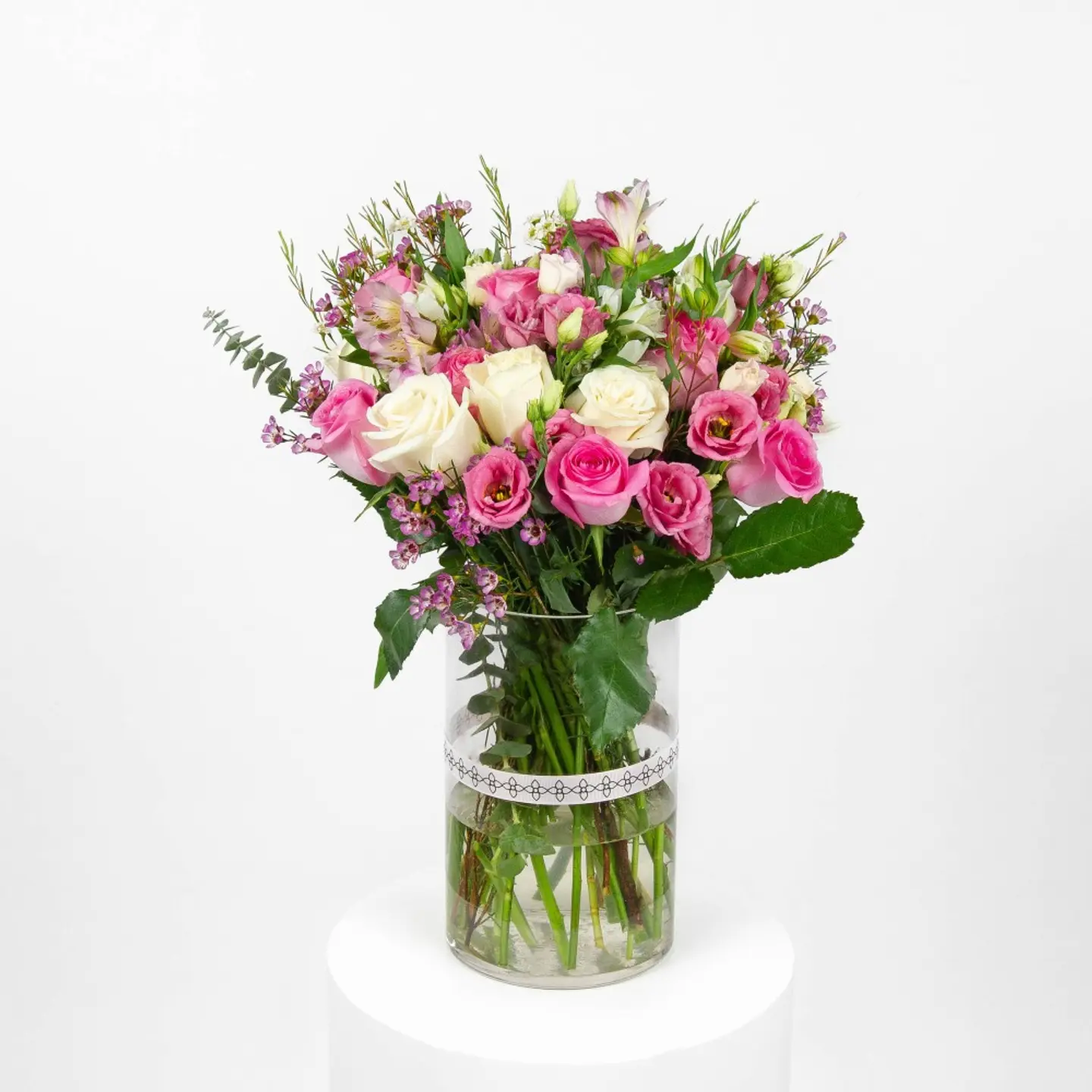 A Vase The Evening That Comes With Her Smile I Think It Is Morning Because Of The Light It Holds