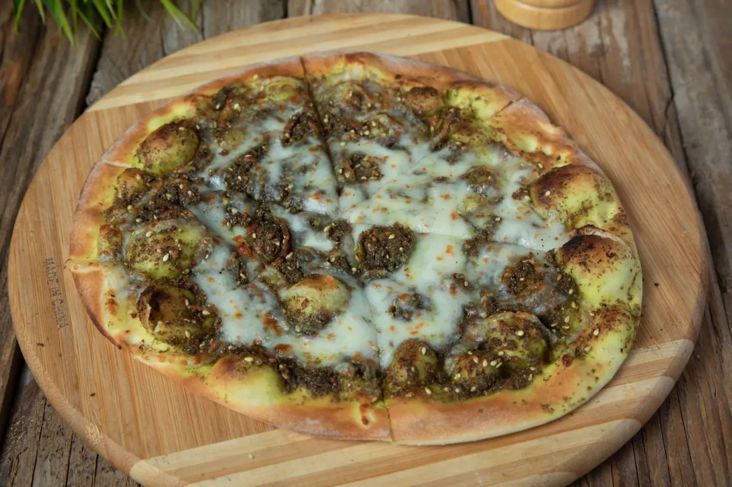 Cream Cheese And Thyme Pizza