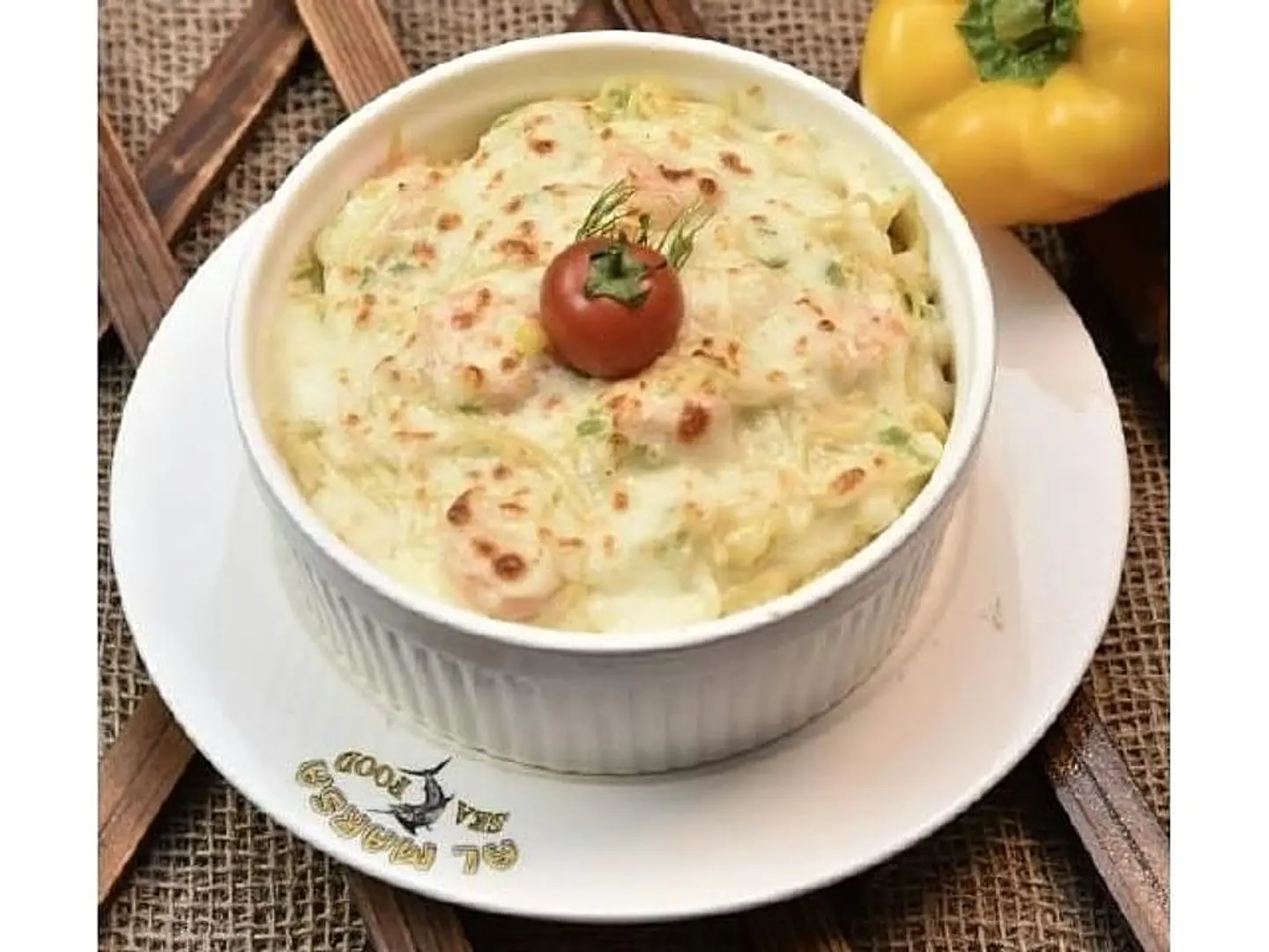 Shrimp Macaroni With White Sause