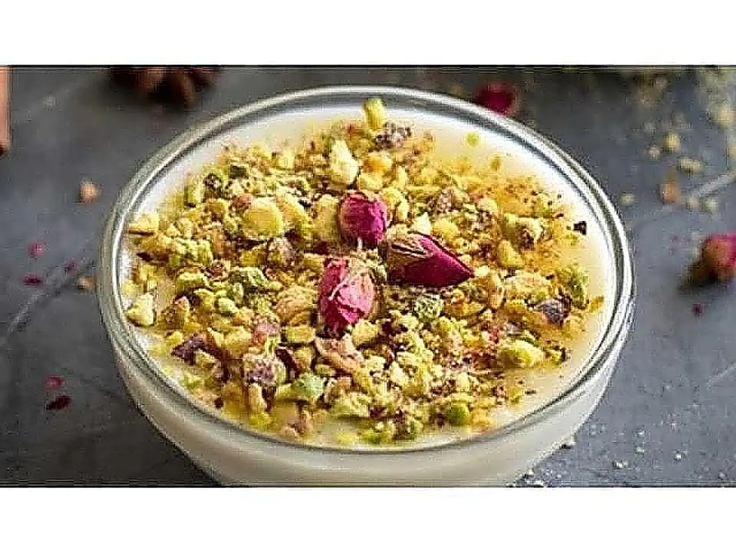 أرز باللبن والمكسرات