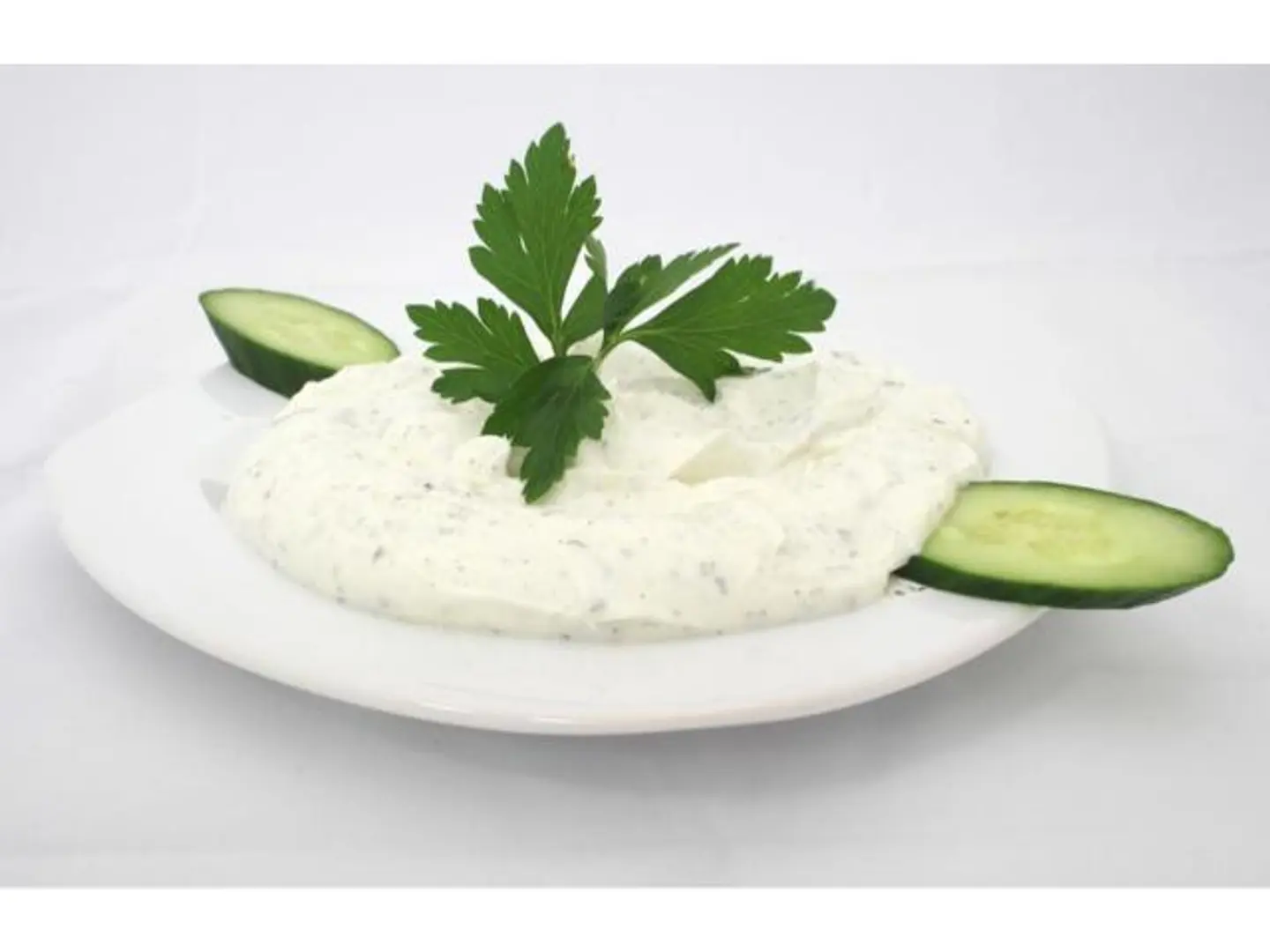 سلطة خيار لبن