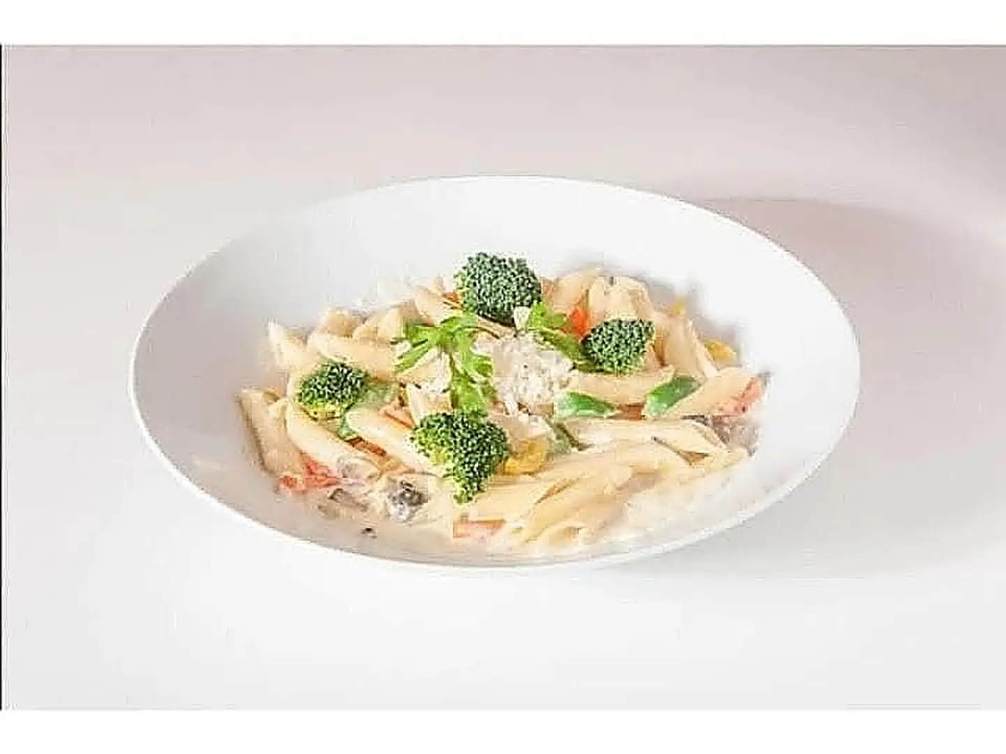 Pasta With White Sauce And Vegetables